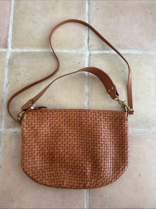 Clare V. Handbags - Clare V Woven Leather Moyen Messenger Crossbody Bag in Natural